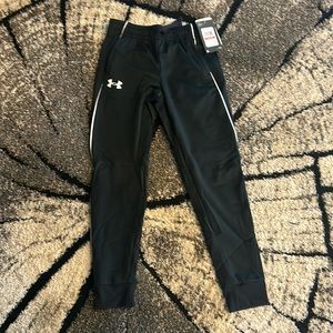 Brand new with tags boys Under Armor loose fit pants.
